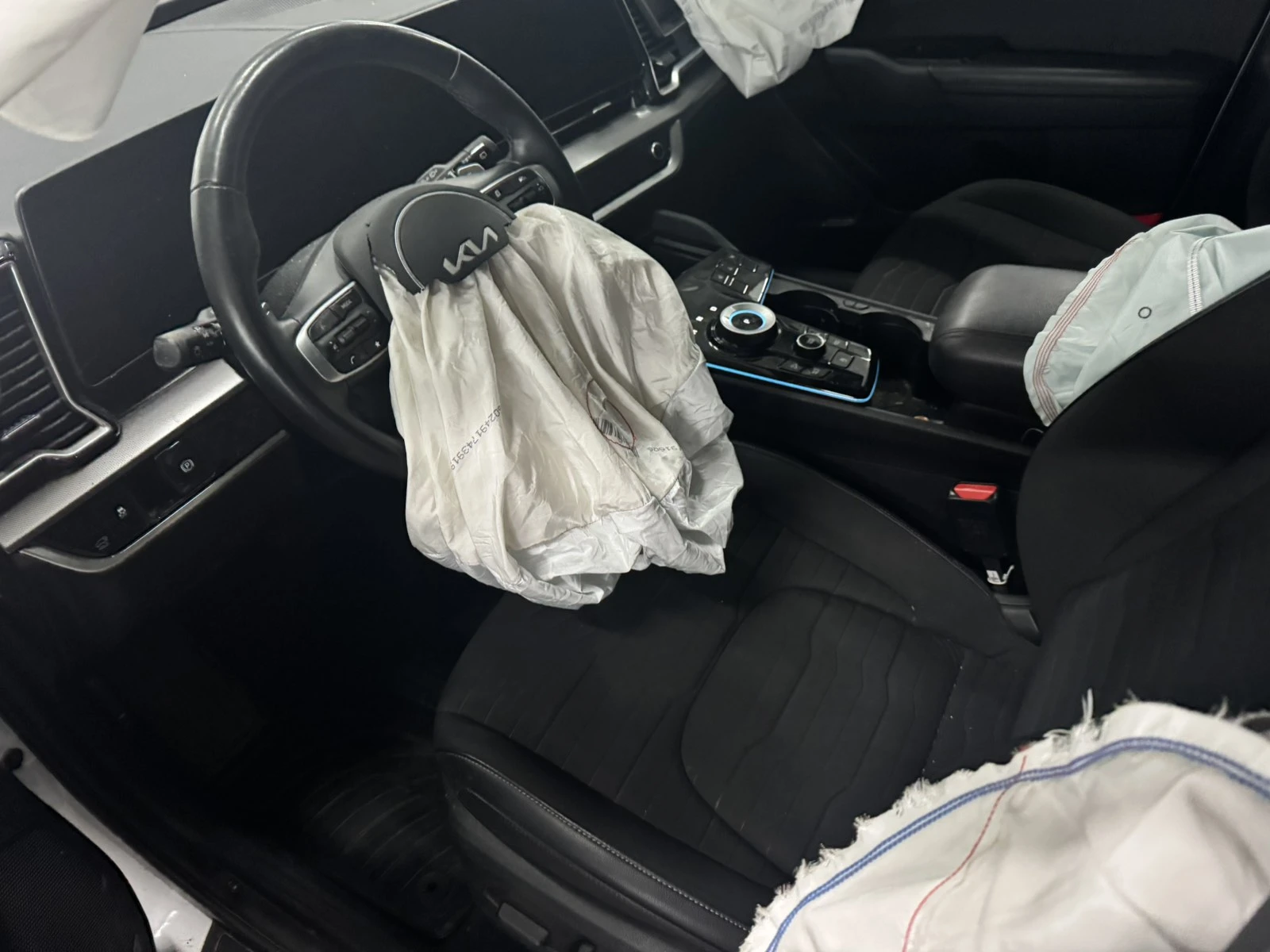 Kia Sportage 1.6i LUXURY - изображение 6