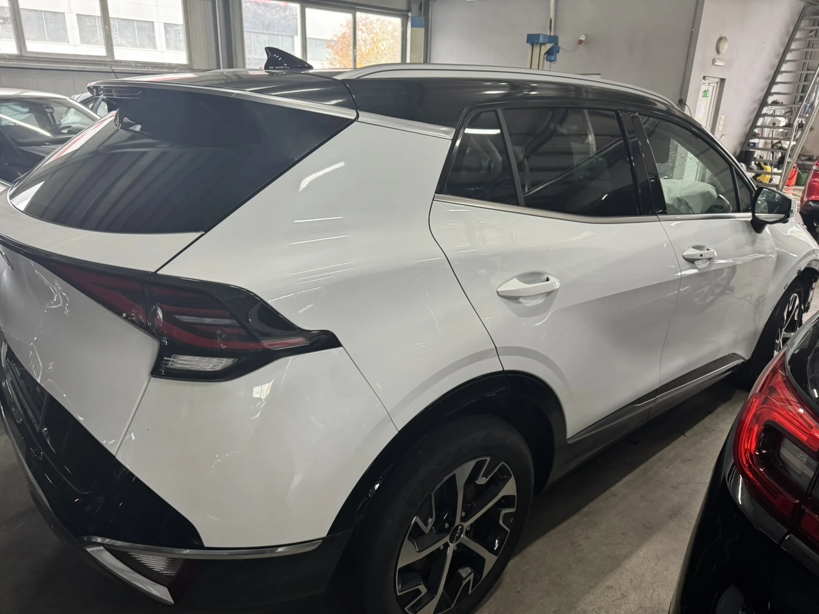 Kia Sportage 1.6i LUXURY - изображение 5