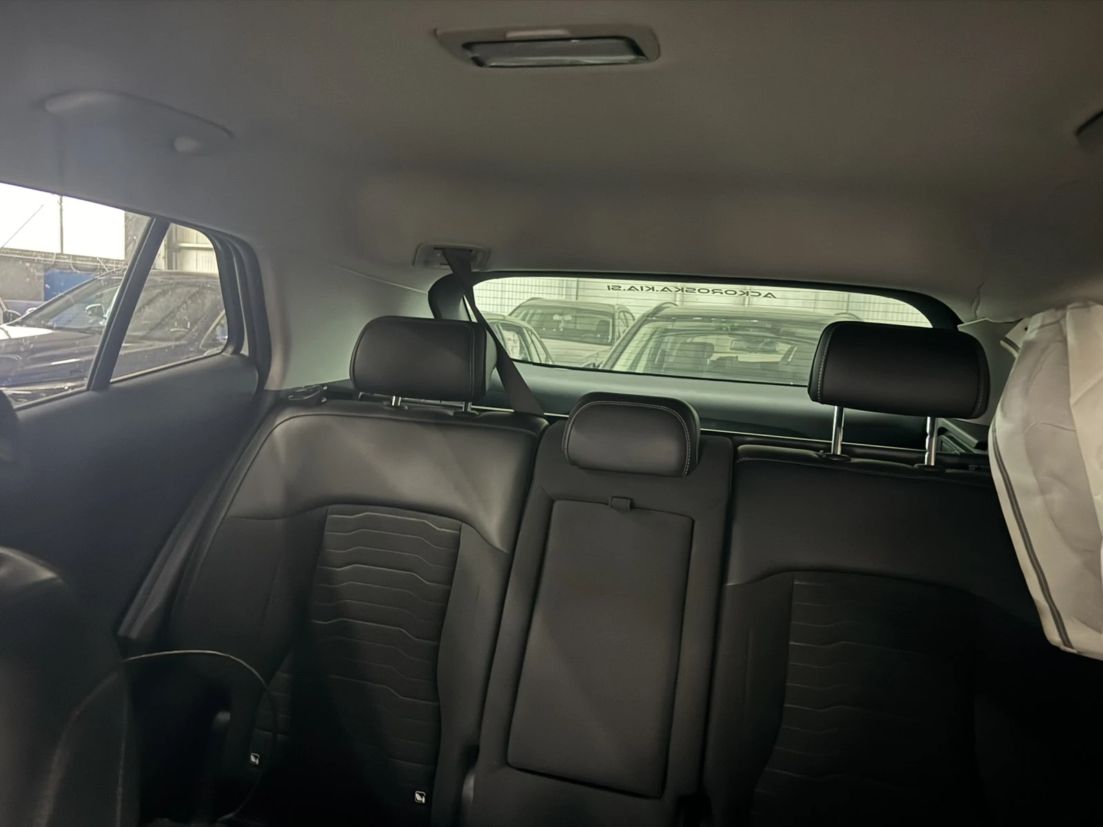 Kia Sportage 1.6i LUXURY - изображение 9