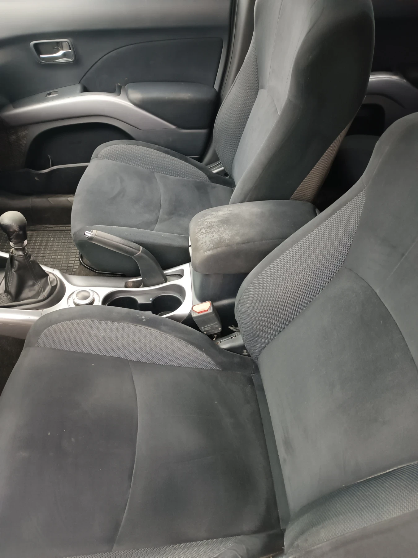 Mitsubishi Outlander 2.0 D, 4x4, 7 места, ПЕРФЕКТЕН, ЛИЗИНГ  - изображение 7