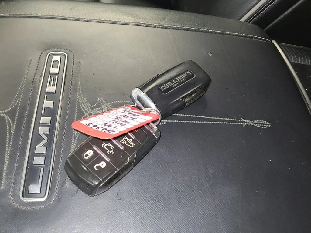 Dodge RAM 1500 * LIMITED CREW CAB STD BED * CARFAX * БЕЗ ПЪРВОНАЧ - изображение 8