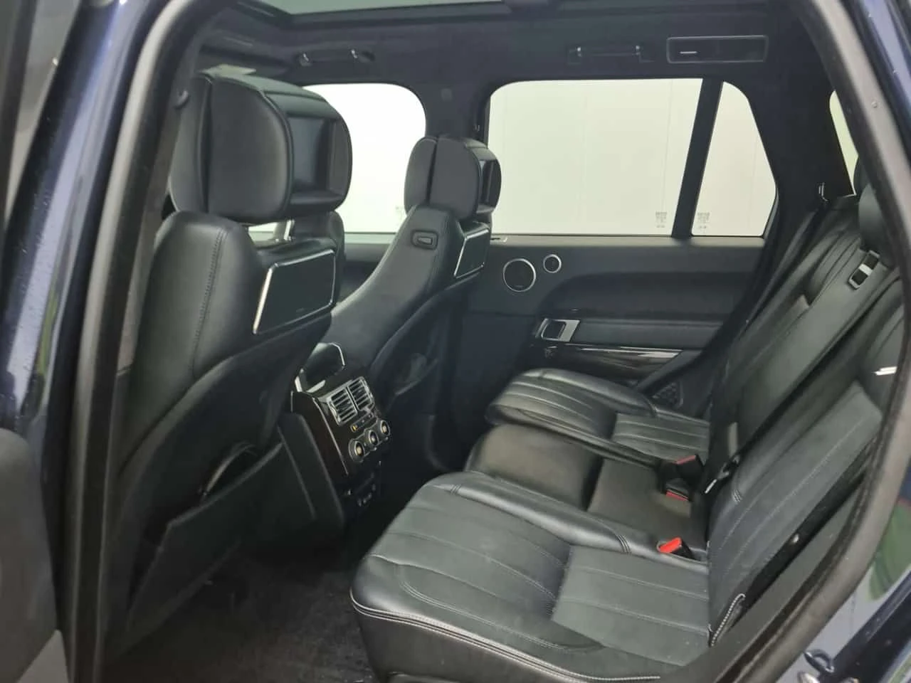 Land Rover Range rover * AUTOBIOGRAPHY * CARFAX * ПАНОРАМА* ТЕЛЕВИЗОРИ* , снимка 12 - Автомобили и джипове - 53949520