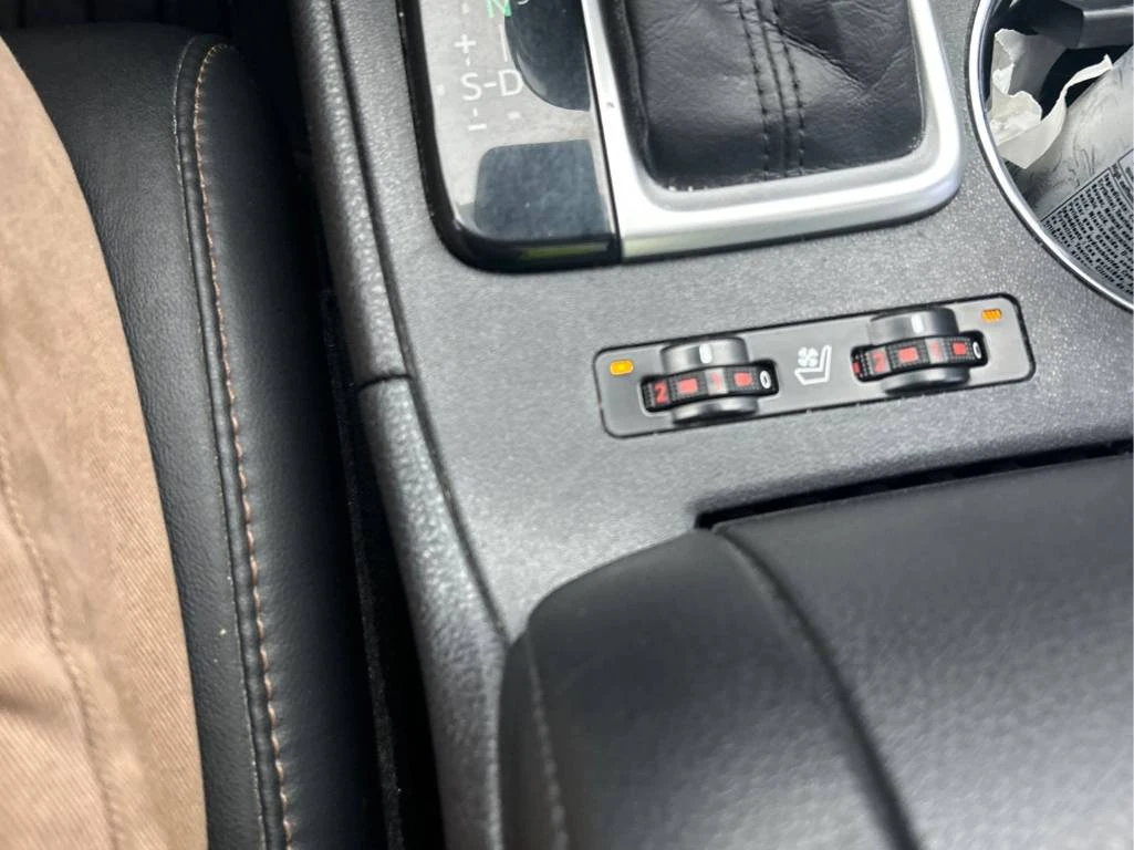 Toyota Highlander Limited * CARFAX* МЪРТВА ТОЧКА * ОБДУХ * 360, снимка 8 - Автомобили и джипове - 54094388