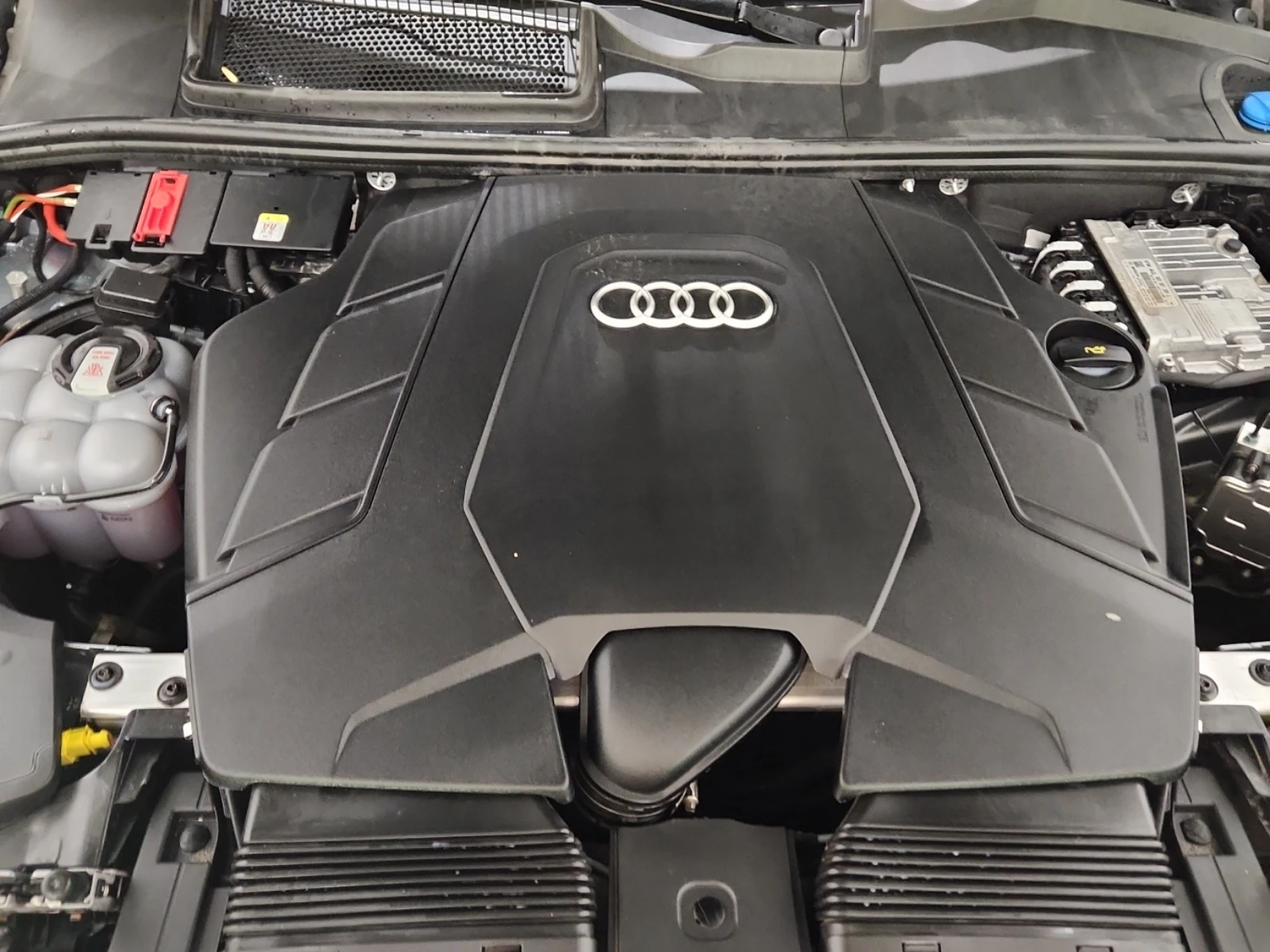 Audi Q8, снимка 13 - Автомобили и джипове - 54205460