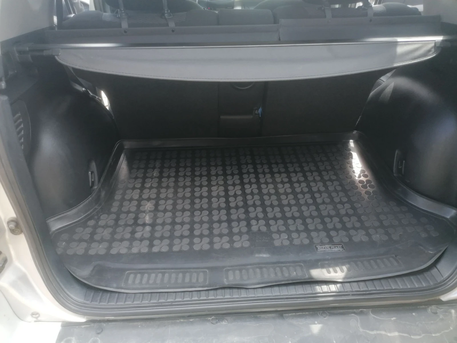 Toyota Rav4, снимка 14 - Автомобили и джипове - 54413208