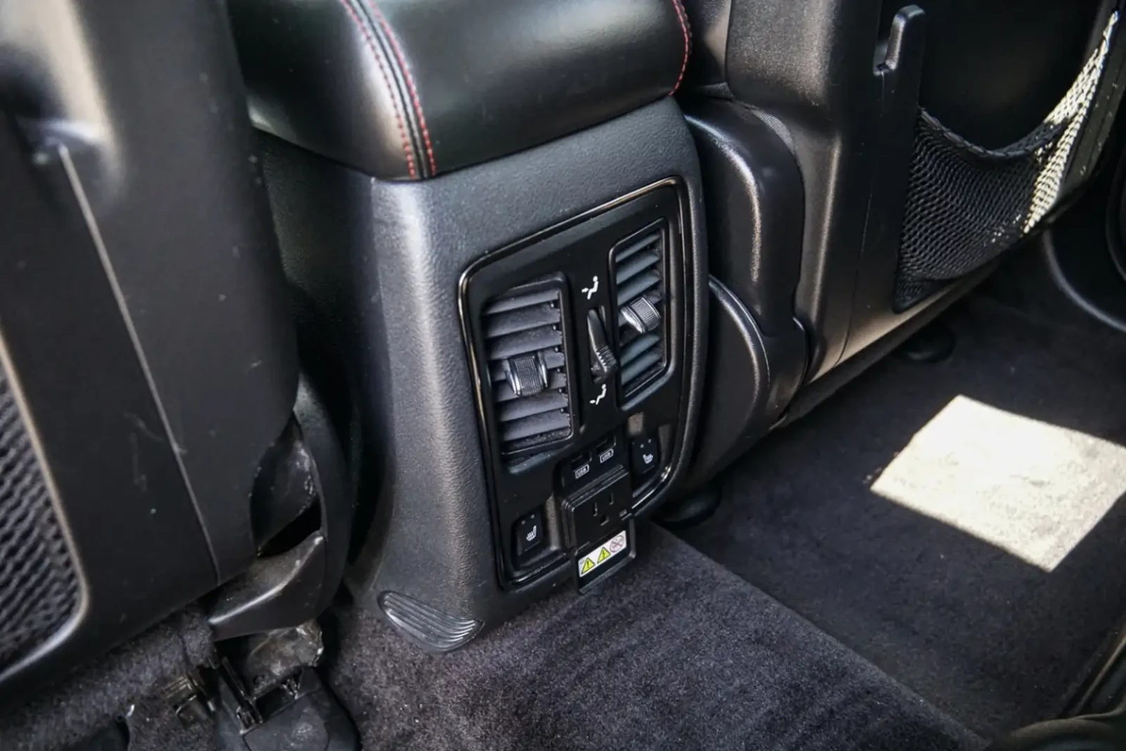 Dodge Durango GT* 3.6* V6* 8ZF* ПОДГРЕВ* КАМЕРА* КЕЙЛЕС* LANE* A, снимка 17 - Автомобили и джипове - 54948478