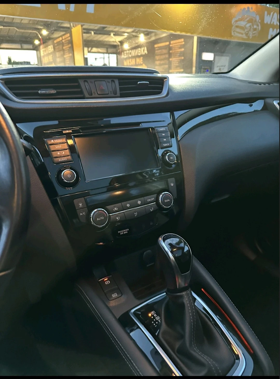 Nissan Qashqai, снимка 12 - Автомобили и джипове - 55650787