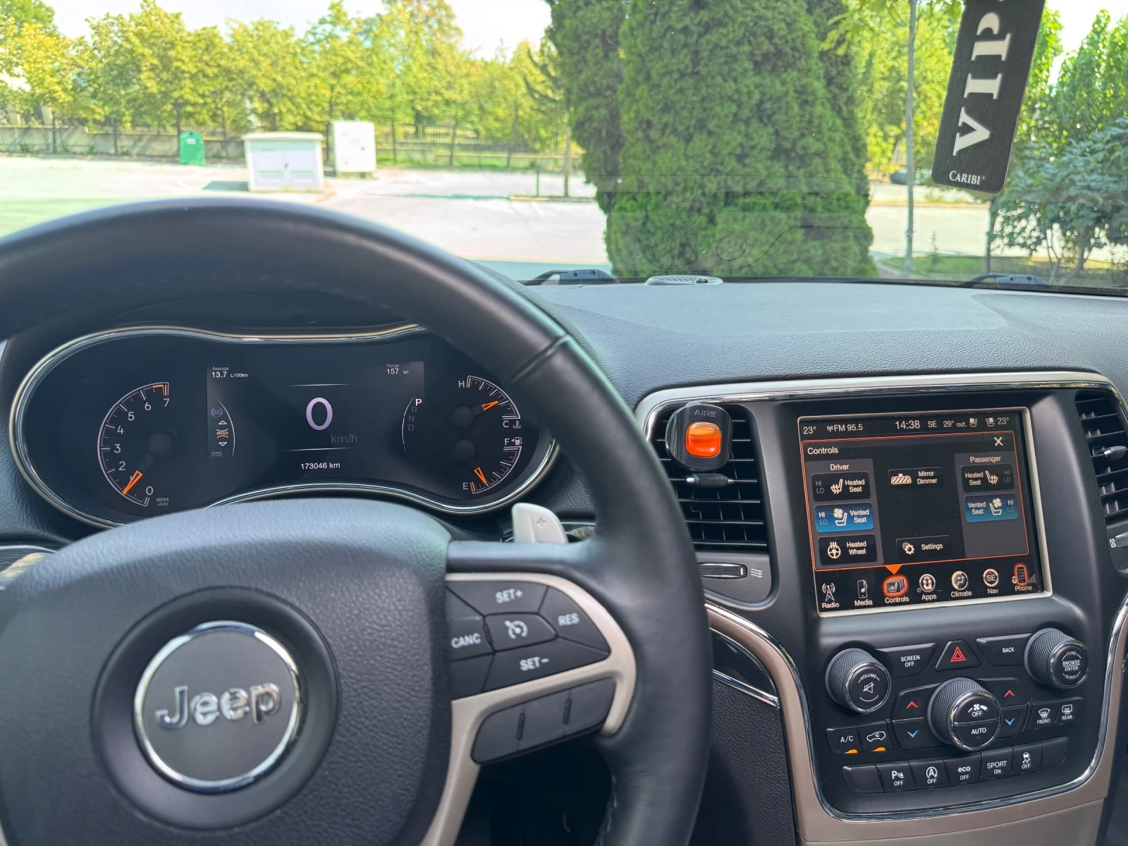 Jeep Grand cherokee 3.6/ГАЗ/ОБСУЖЕНА, снимка 11 - Автомобили и джипове - 56047705