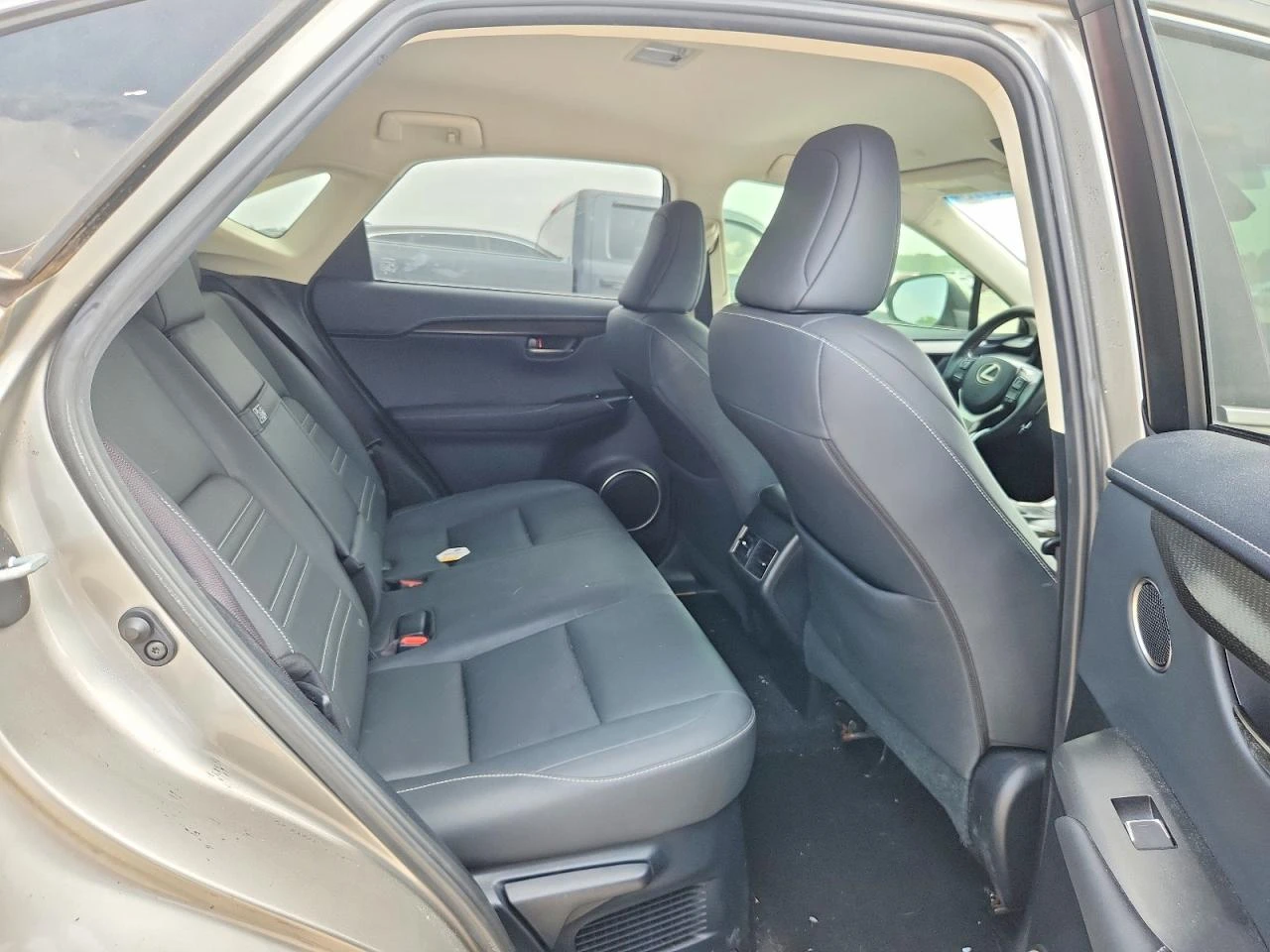 Lexus NX 300 Awd, снимка 11 - Автомобили и джипове - 56059867