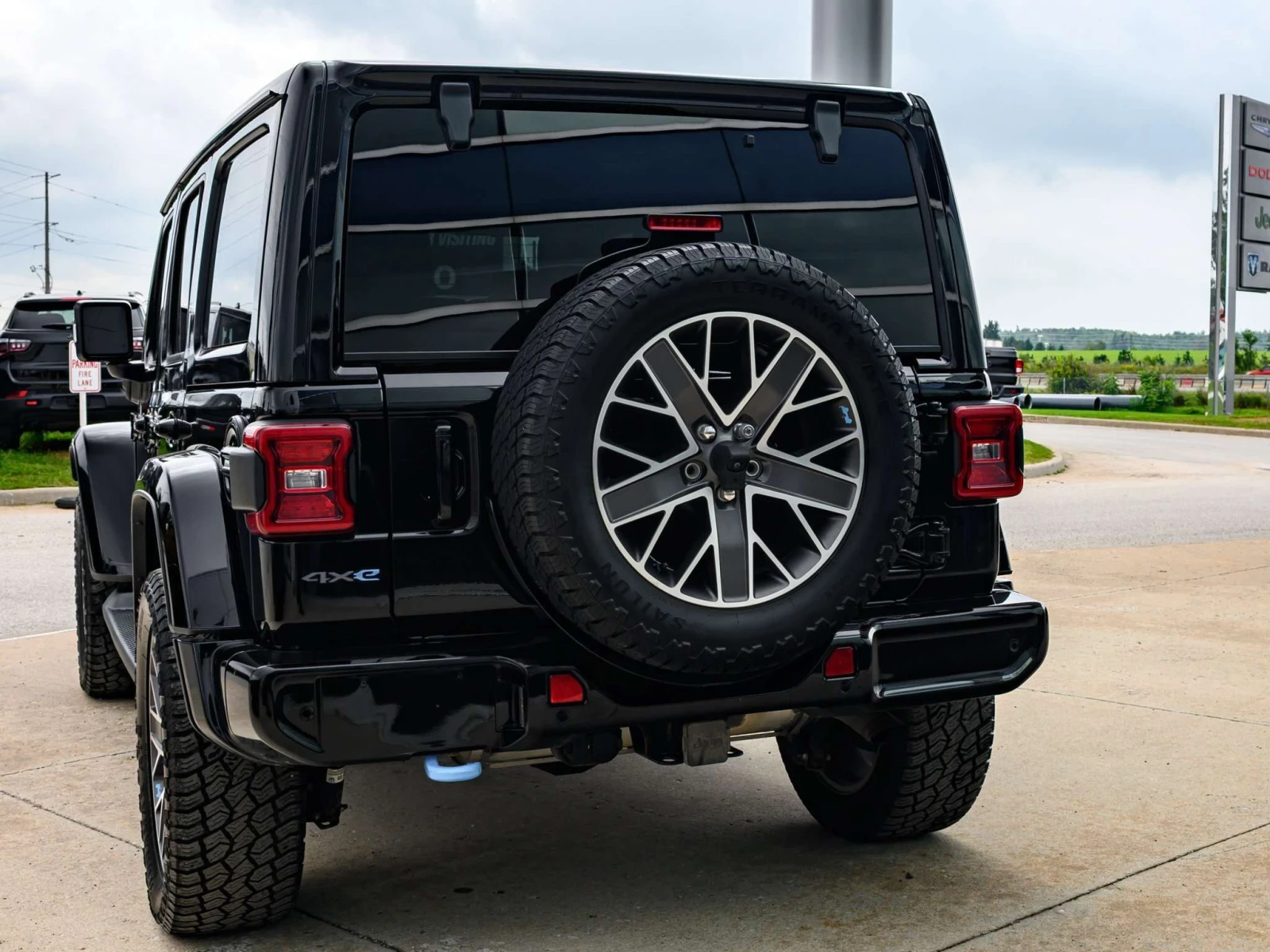 Jeep Wrangler * High Altitude | SKY TOP | TOW PKG | SAFETY | * C, снимка 7 - Автомобили и джипове - 56084974