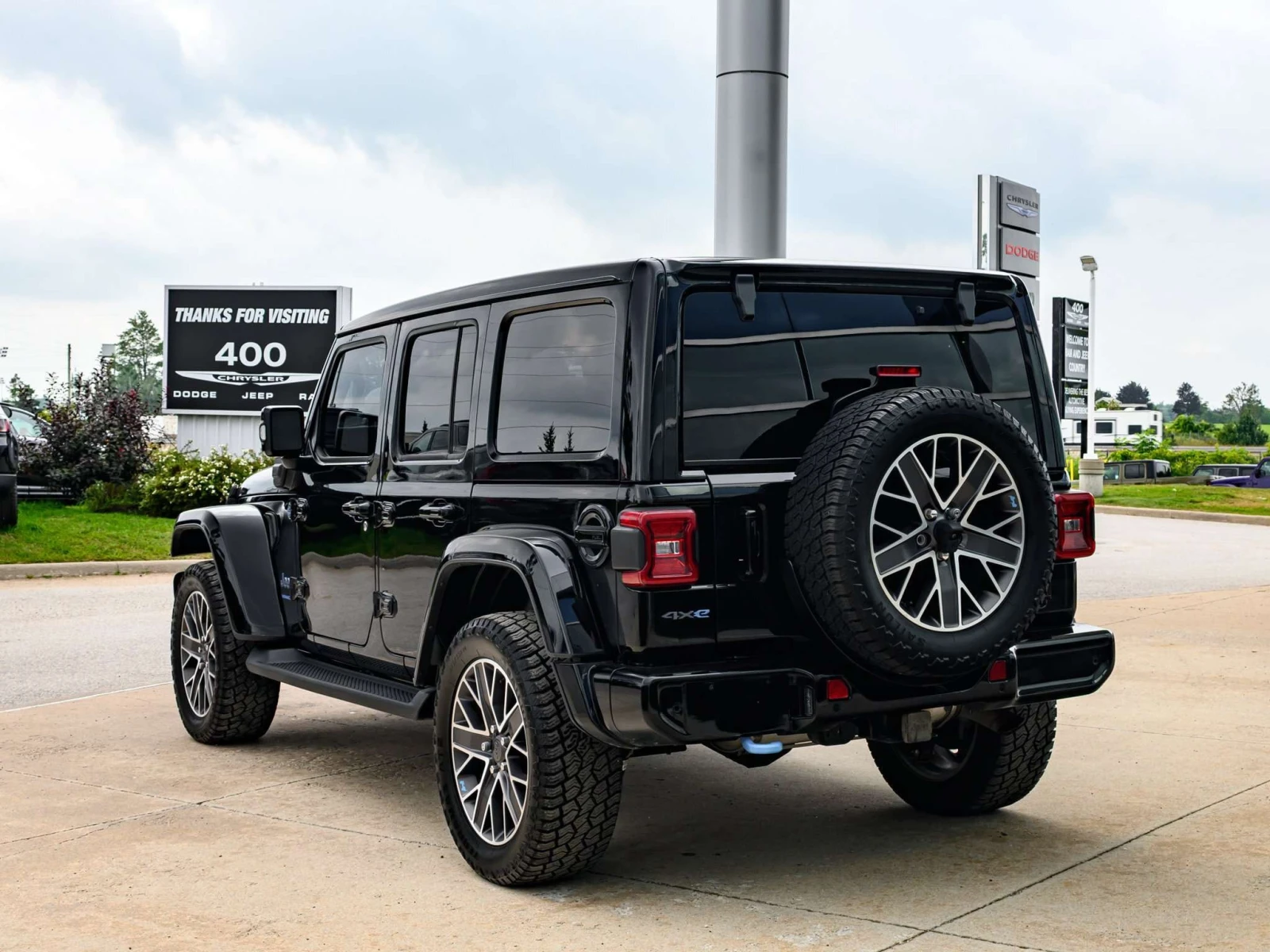 Jeep Wrangler * High Altitude | SKY TOP | TOW PKG | SAFETY | * C, снимка 6 - Автомобили и джипове - 56084974