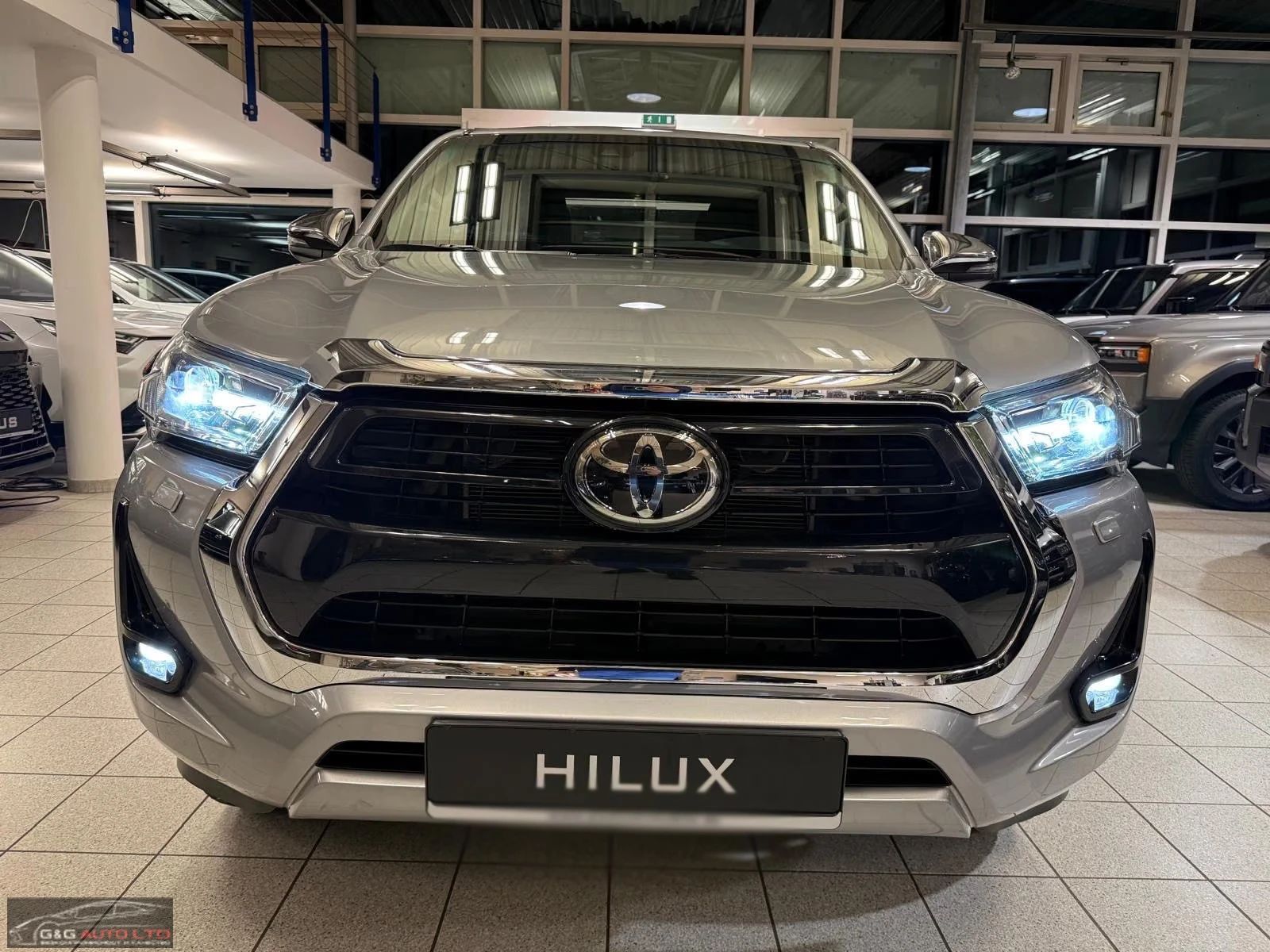 Toyota Hilux DOUBLE-CAB/204HP/EXECUTIVE/CAM/LED/NAVI/CPLAY/682q, снимка 2 - Автомобили и джипове - 56085246