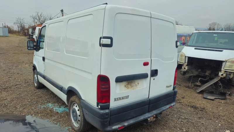 Renault Master 2.5dci/на части , снимка 3 - Бусове и автобуси - 44718902