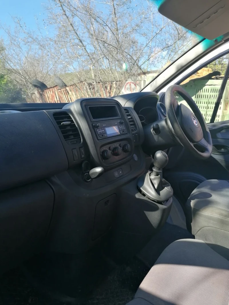 Opel Vivaro, снимка 2 - Бусове и автобуси - 52383525