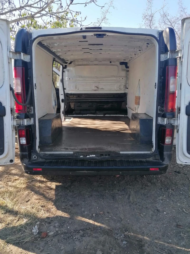 Opel Vivaro, снимка 3 - Бусове и автобуси - 52383525