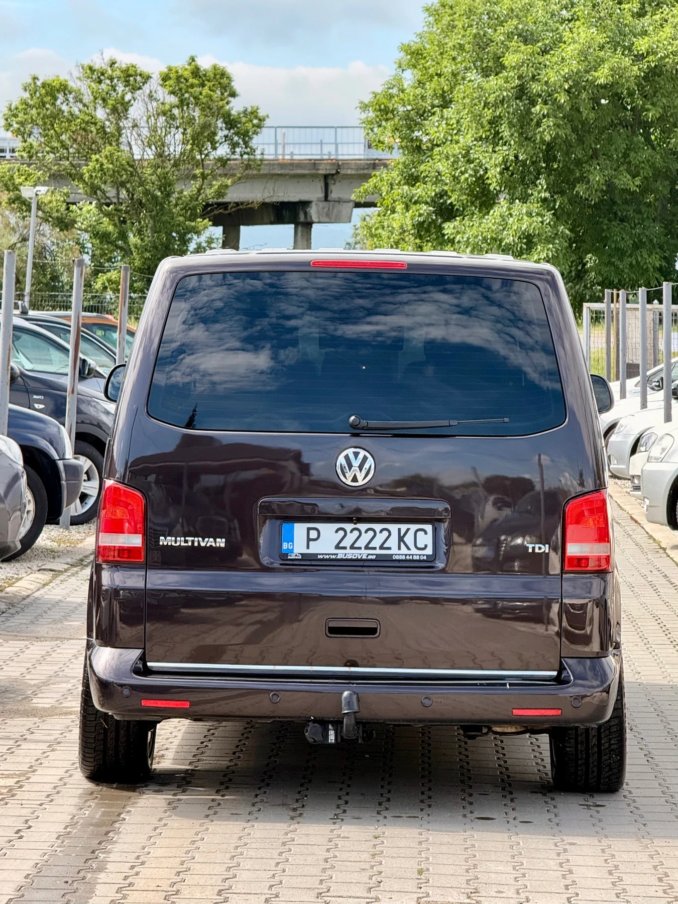 VW Multivan 2.0* Топ* Кожа* Нави* Автомат* Обслужен* , снимка 11 - Бусове и автобуси - 54794572