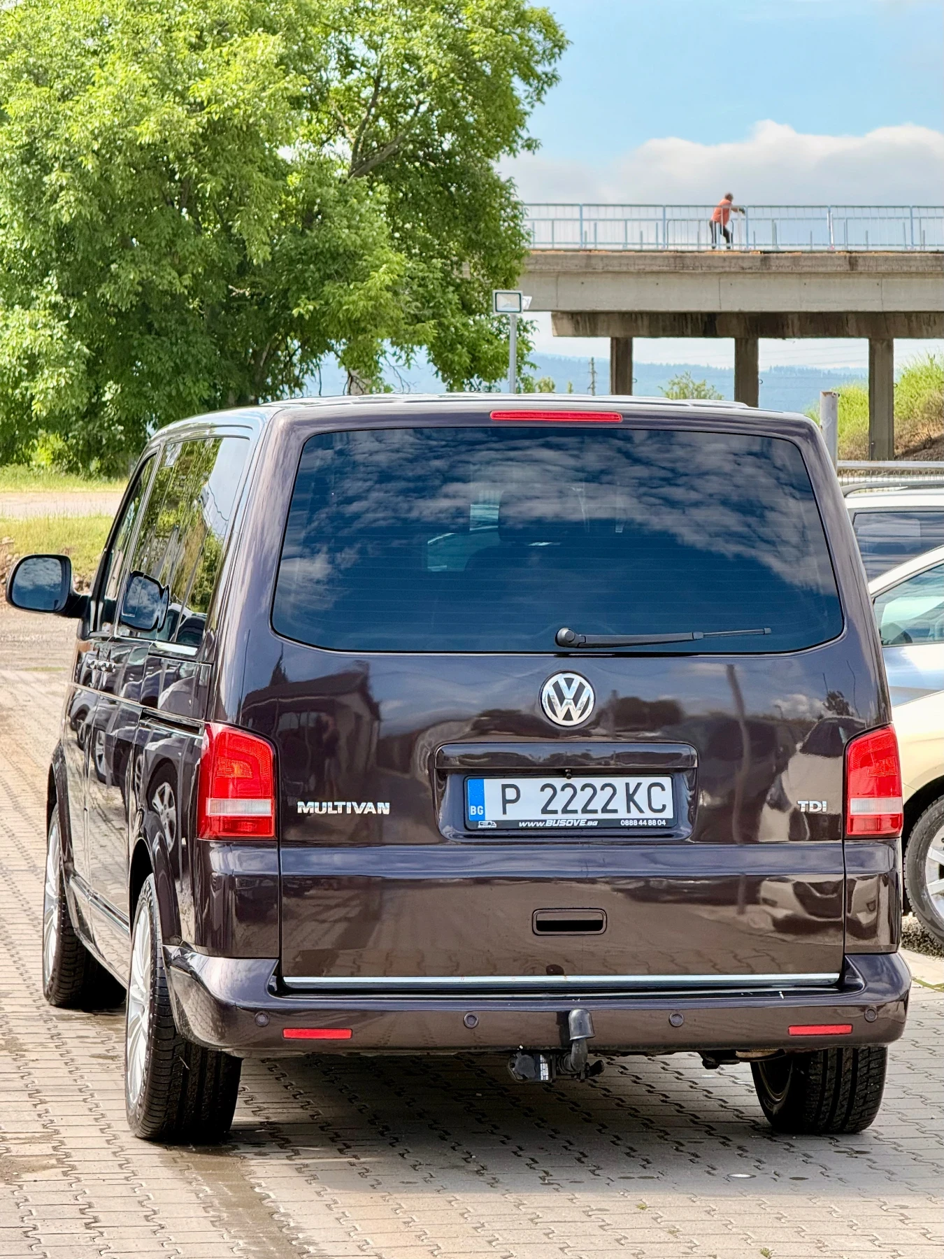 VW Multivan 2.0* Топ* Кожа* Нави* Автомат* Обслужен* , снимка 12 - Бусове и автобуси - 54794572