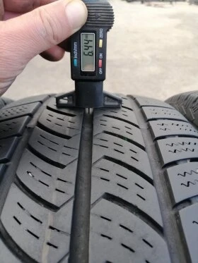 Гуми Зимни 215/65R16, снимка 8