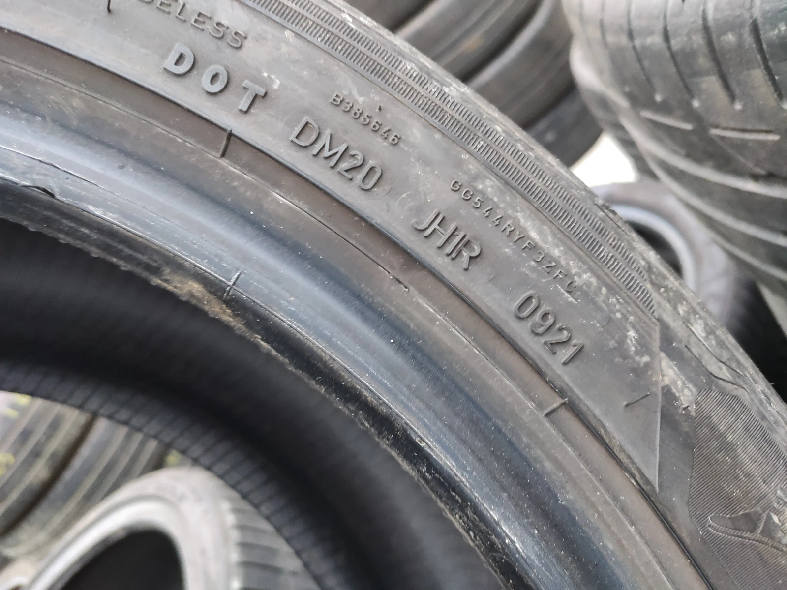 Гуми Летни 275/40R18, снимка 8 - Гуми и джанти - 54731294