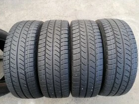 Гуми Зимни 215/65R16, снимка 2 - Гуми и джанти - 38357621