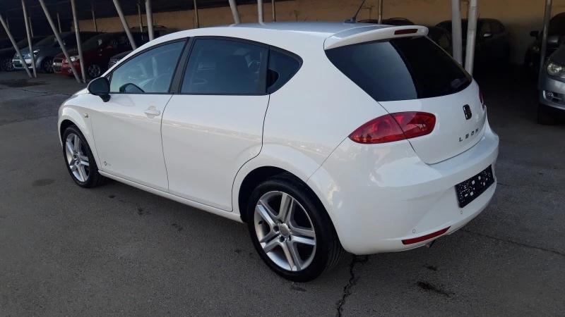 Seat Leon 1.6TDI навигация, снимка 7 - Автомобили и джипове - 43571938