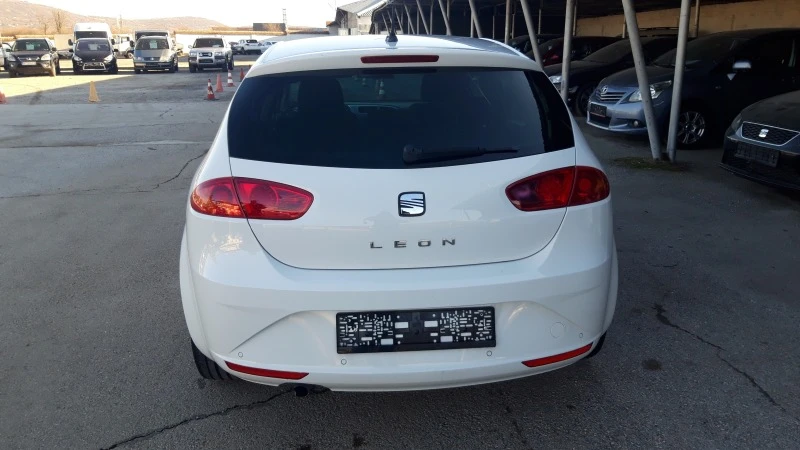 Seat Leon 1.6TDI навигация, снимка 6 - Автомобили и джипове - 43571938