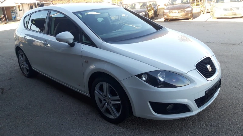 Seat Leon 1.6TDI навигация, снимка 2 - Автомобили и джипове - 43571938