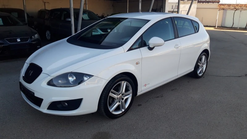 Seat Leon 1.6TDI навигация, снимка 1 - Автомобили и джипове - 43571938