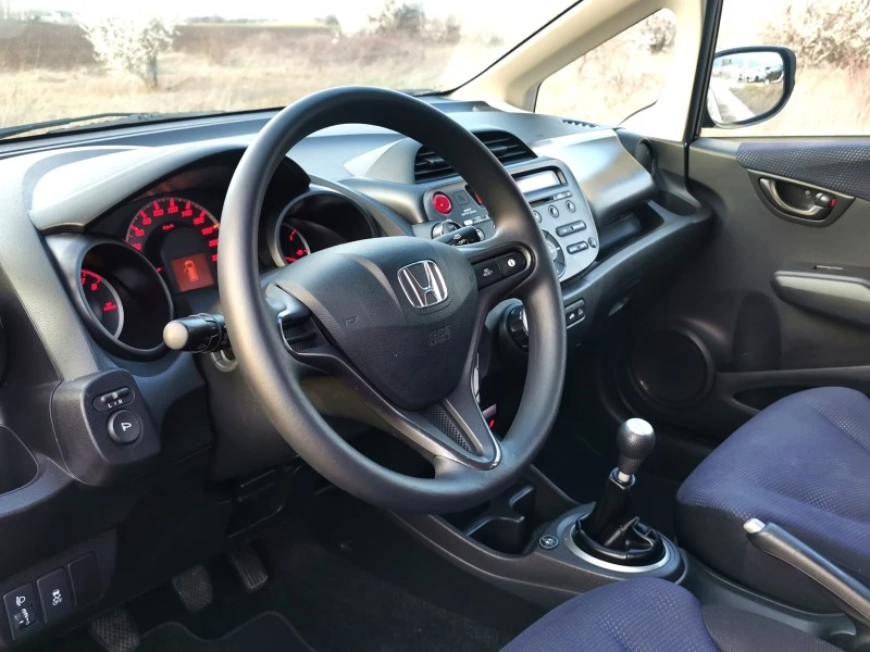 Honda Jazz 1.2i GAZ, снимка 6 - Автомобили и джипове - 44737602