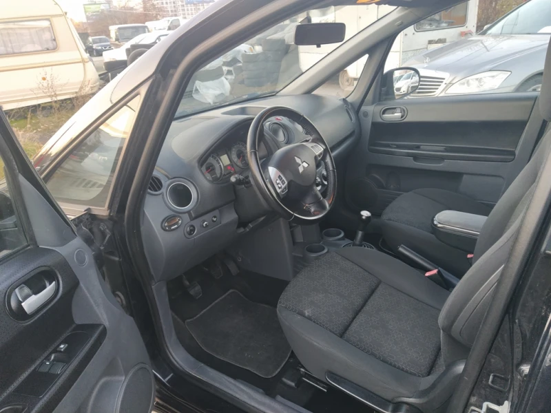 Mitsubishi Colt 1, 3 Exclusive , снимка 9 - Автомобили и джипове - 48165188