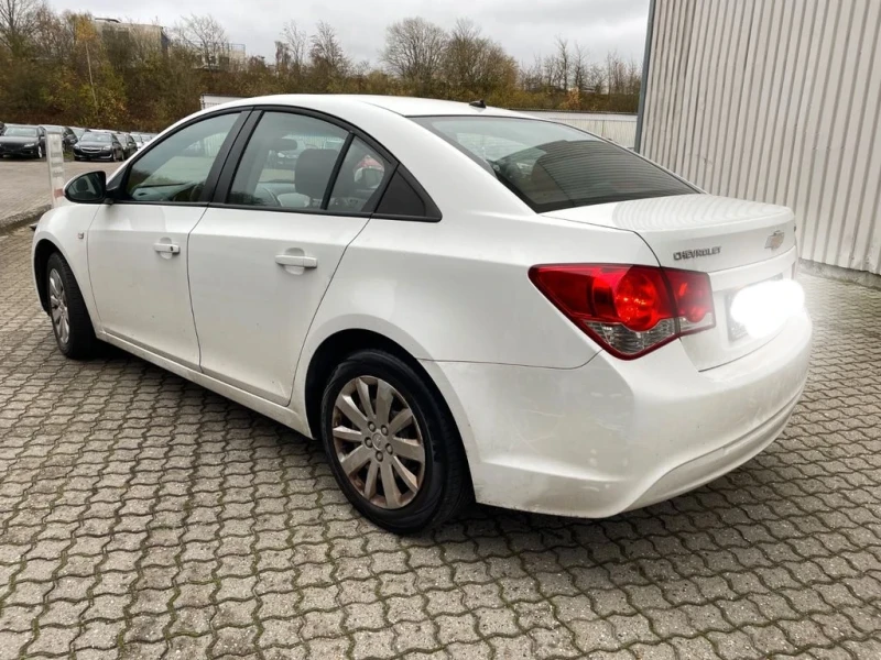 Chevrolet Cruze LS, снимка 2 - Автомобили и джипове - 48337538