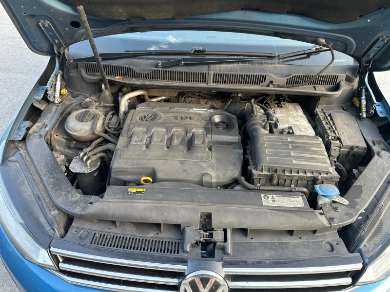 VW Touran, снимка 8 - Автомобили и джипове - 52592508