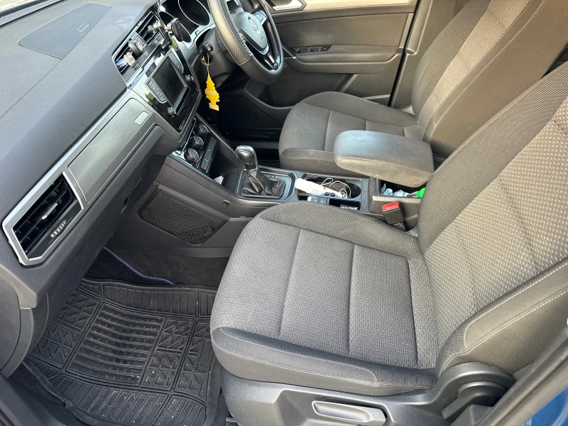 VW Touran, снимка 5 - Автомобили и джипове - 52592508