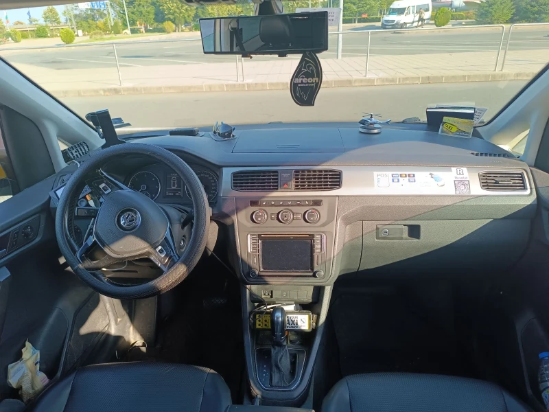 VW Caddy Макси, снимка 7 - Автомобили и джипове - 52397147