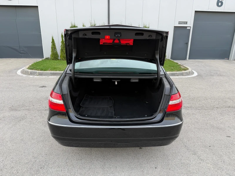 Mercedes-Benz E 220 cdi 170k.c* ЛИЗИНГ, снимка 16 - Автомобили и джипове - 52140025