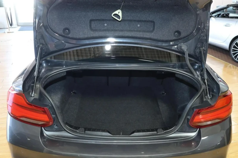 BMW 240 X-drive* M-pack* Дигитално табло* Памет* Подгрев, снимка 15 - Автомобили и джипове - 52317835