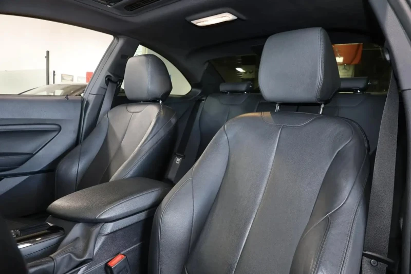 BMW 240 X-drive* M-pack* Дигитално табло* Памет* Подгрев, снимка 9 - Автомобили и джипове - 52317835