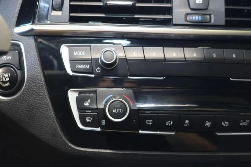 BMW 240 X-drive* M-pack* Дигитално табло* Памет* Подгрев, снимка 13 - Автомобили и джипове - 52317835