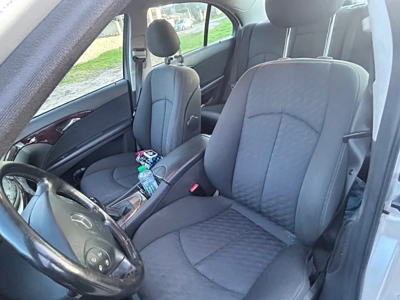 Mercedes-Benz E 220, снимка 5 - Автомобили и джипове - 52728469