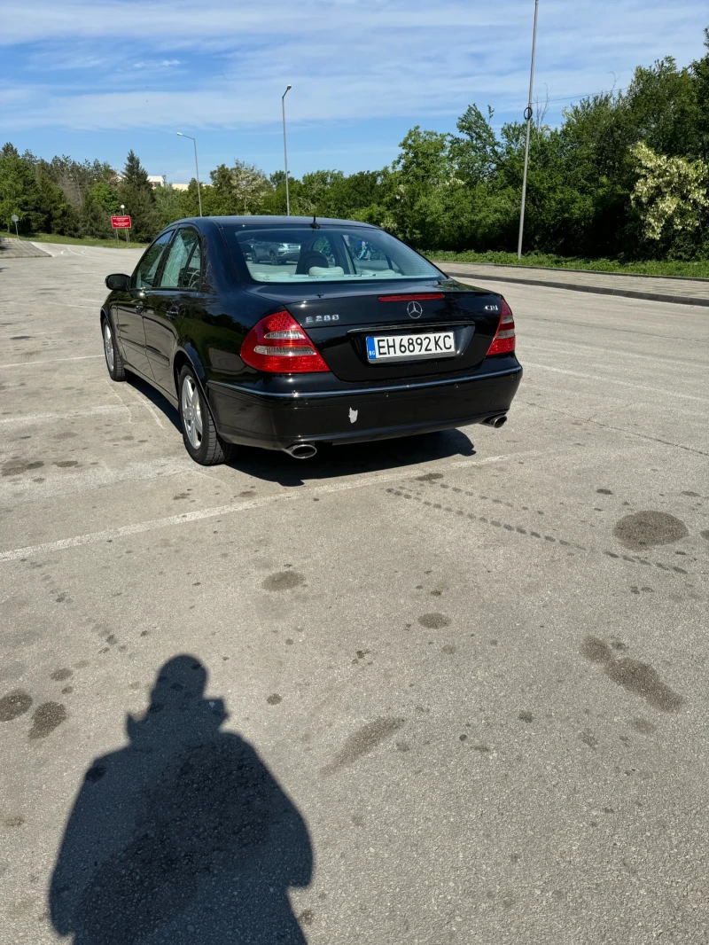 Mercedes-Benz E 280 Avantgarde, снимка 4 - Автомобили и джипове - 53189851