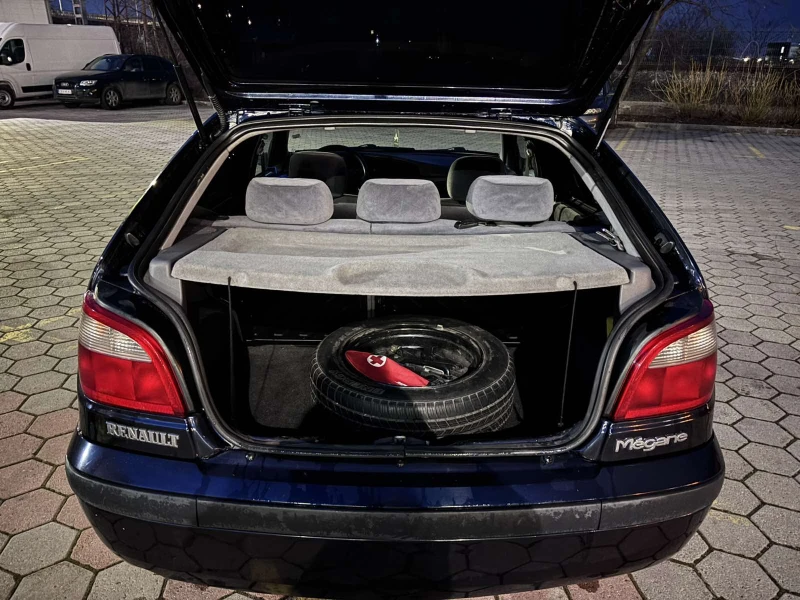 Renault Megane 1.6 16v, снимка 8 - Автомобили и джипове - 53407658