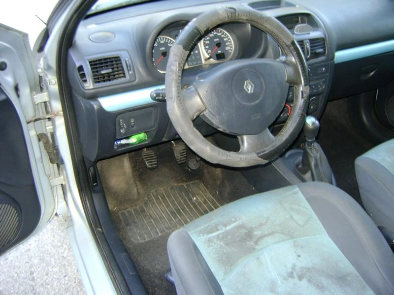 Renault Clio 1.5 dci, снимка 9 - Автомобили и джипове - 34806950