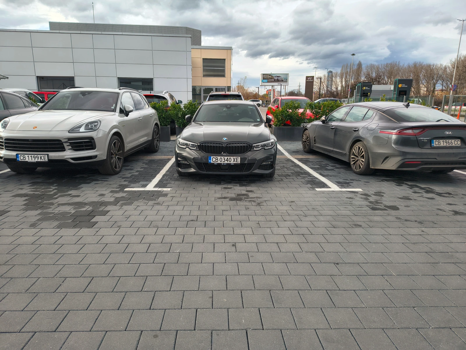 BMW 320 xDrive M-Sport Individual, снимка 1