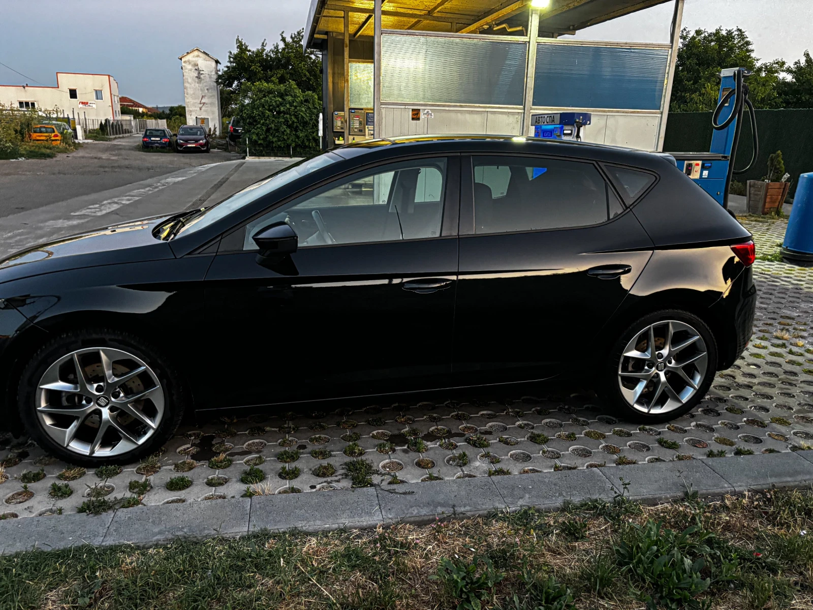 Seat Leon 2.0TDI 184hp FR - изображение 2