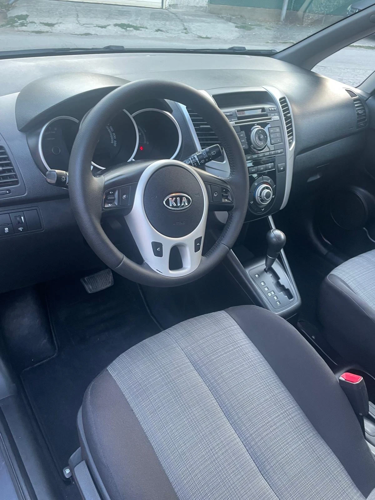 Kia Venga 1.6i - Automatic - SWISS  - изображение 10