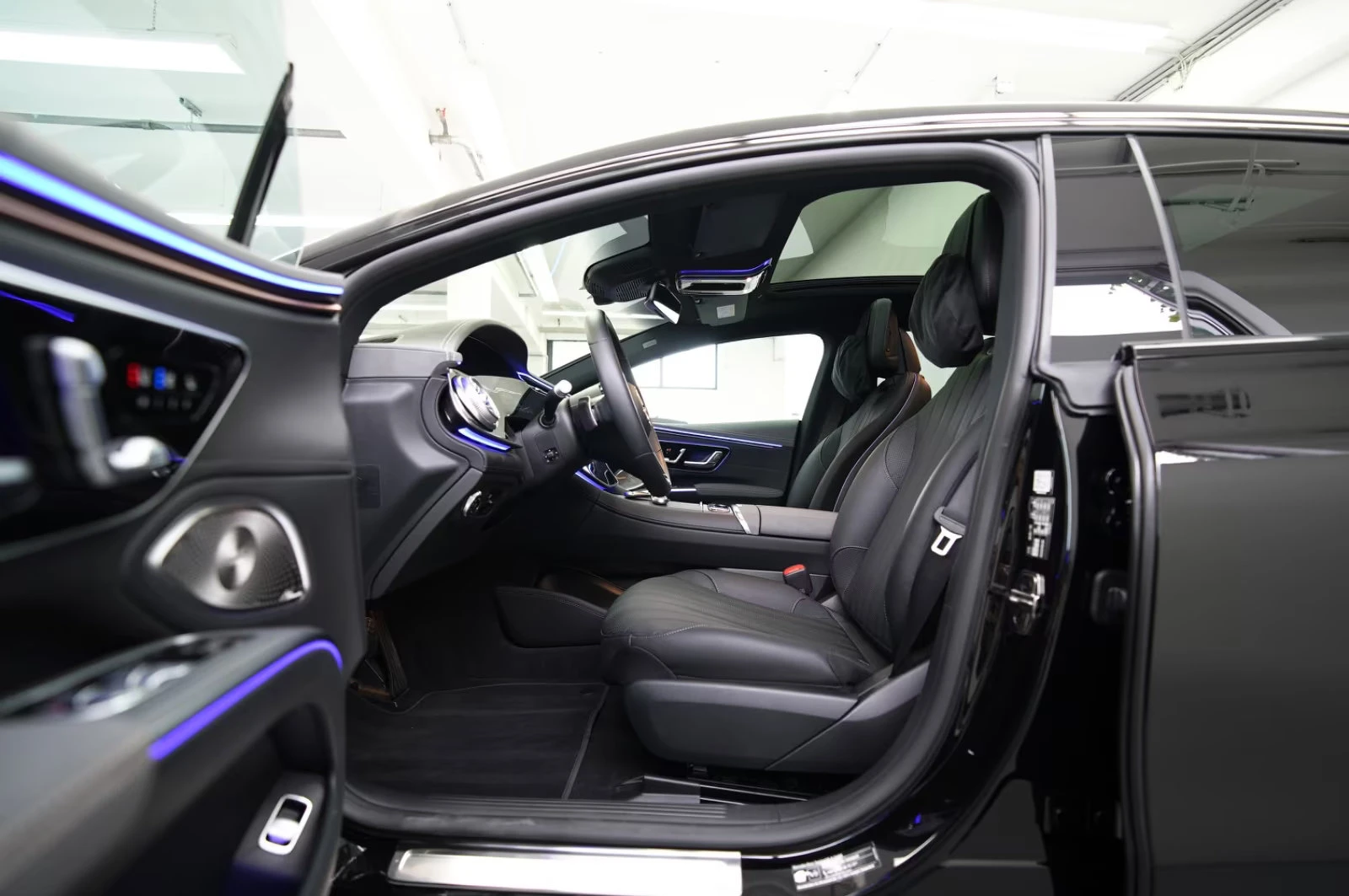 Mercedes-Benz EQS 450+ /AMG-LINE/360HP/NIGHT/360/MASSAGE/PANO/360g - изображение 6