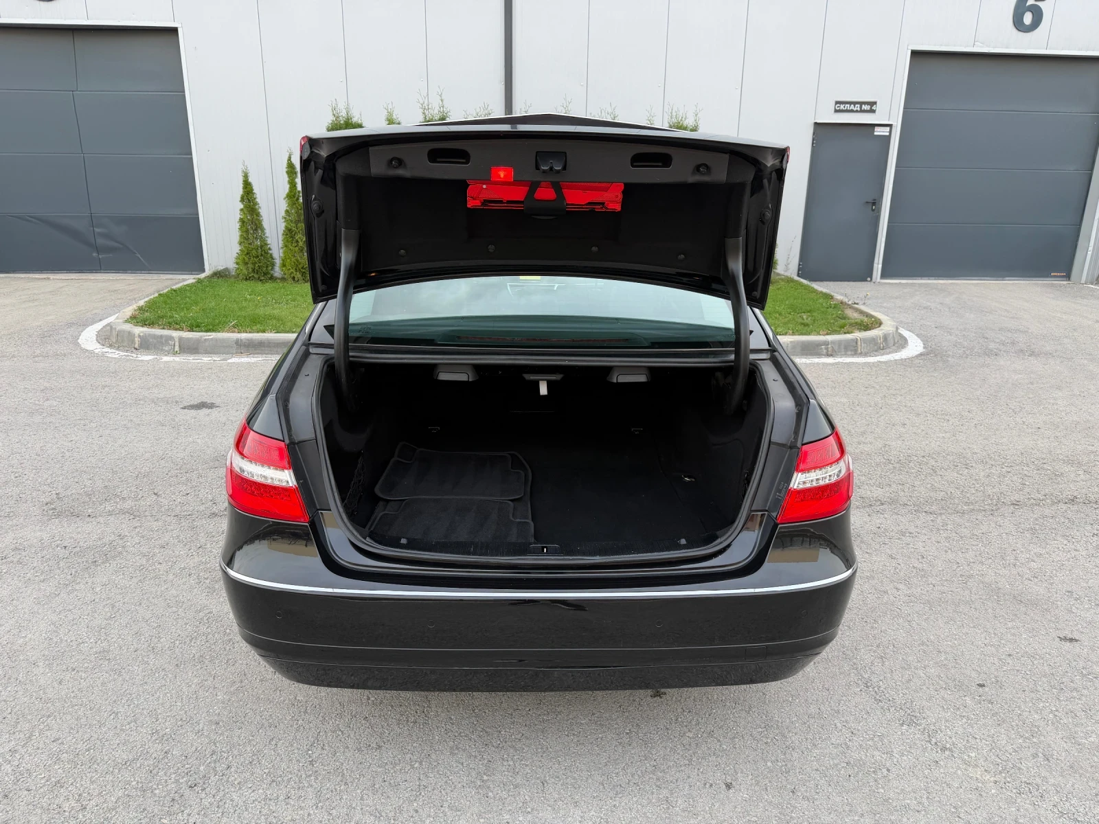 Mercedes-Benz E 220 cdi 170k.c* ЛИЗИНГ | Mobile.bg — изображение 16