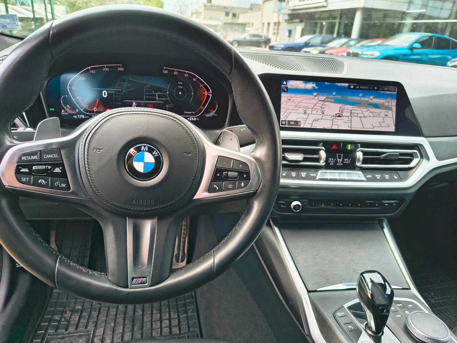 BMW 320 xDrive M-Sport Individual, снимка 6 - Автомобили и джипове - 53587716