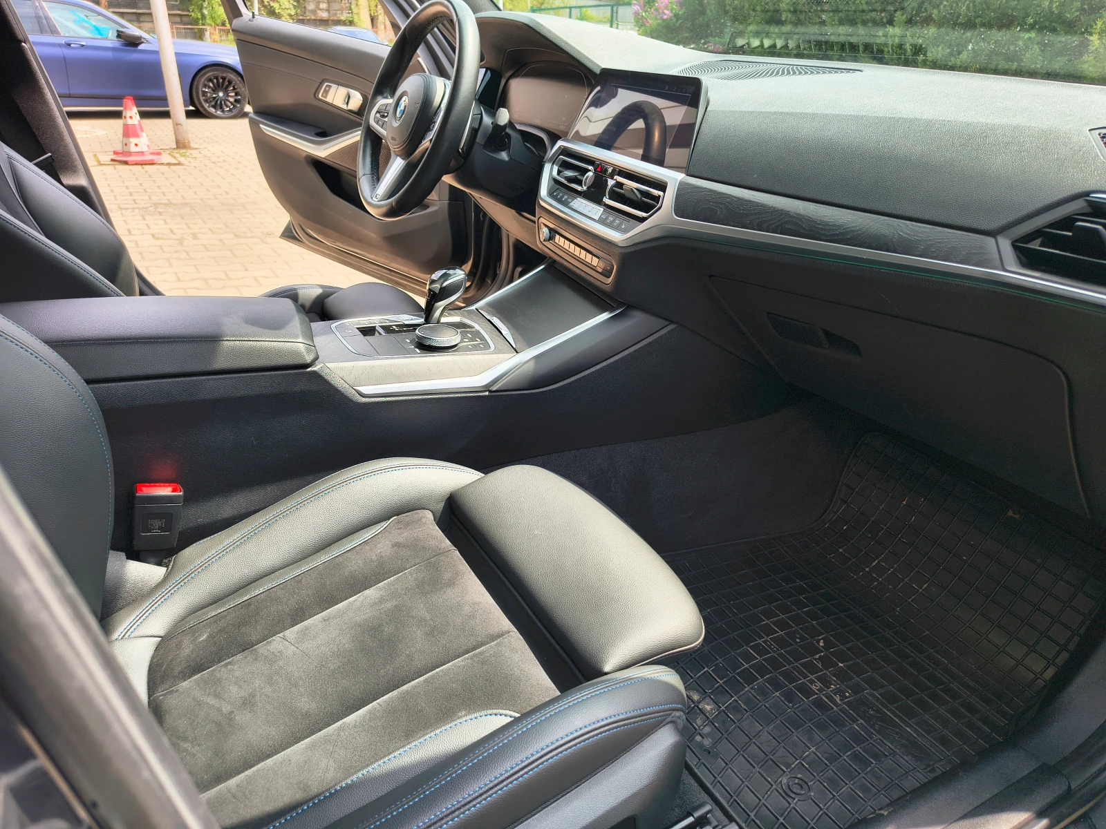 BMW 320 xDrive M-Sport Individual, снимка 9 - Автомобили и джипове - 53587716