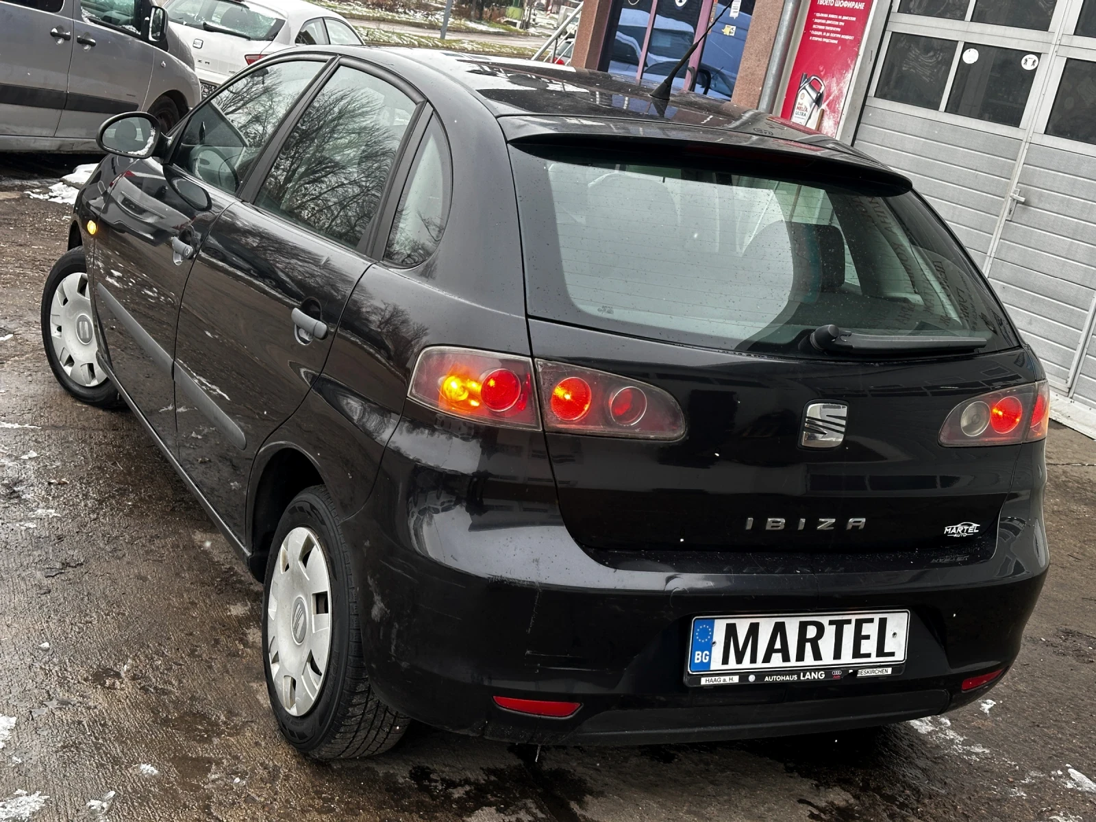 Seat Ibiza 1.4i / КЛИМА - изображение 6